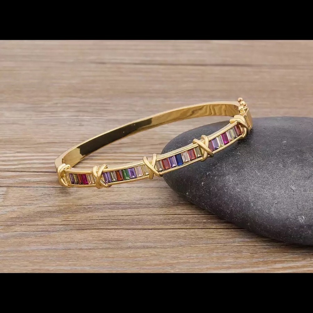 Multi colored bracelet - Picture 8 of 16